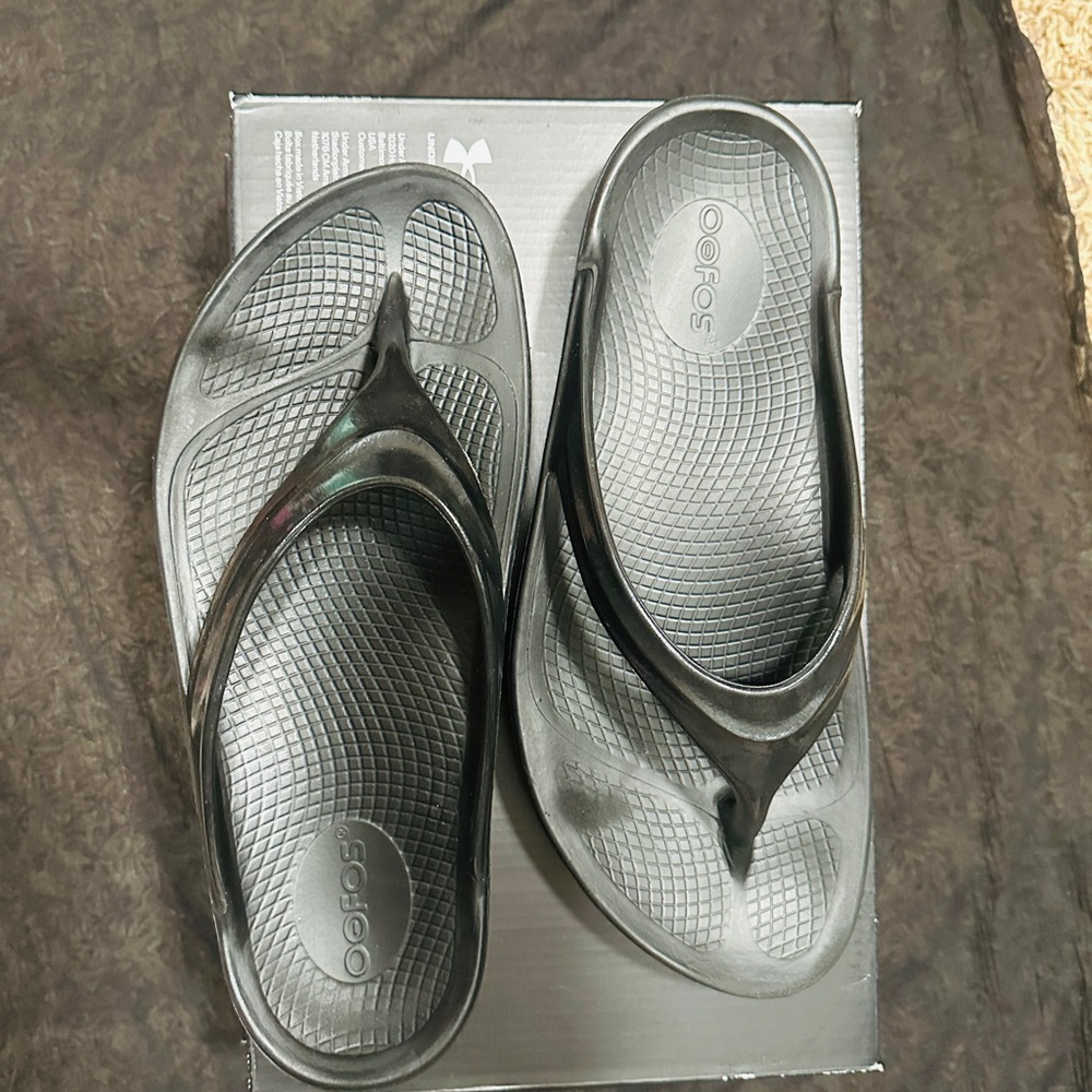 OOFOS Women's Gray Sandals